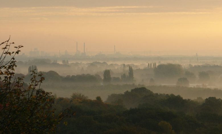 Photo of Wpływ smogu na skórę Cichy czynnik starzenia, stanów zapalnych i zaburzeń bariery skórnej